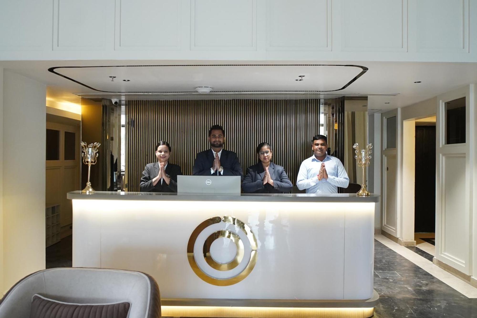 Hotel Ornate Lucknow Zewnętrze zdjęcie